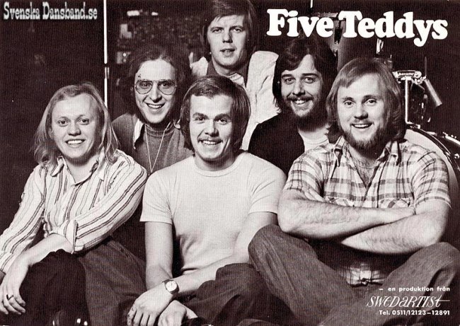 FIVE TEDDYS