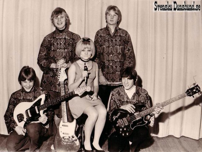 DIFFERENTS (1968)